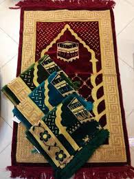 تصویر 4 از سجاده مخمل قرمز با طراحی زیبا و مدرن